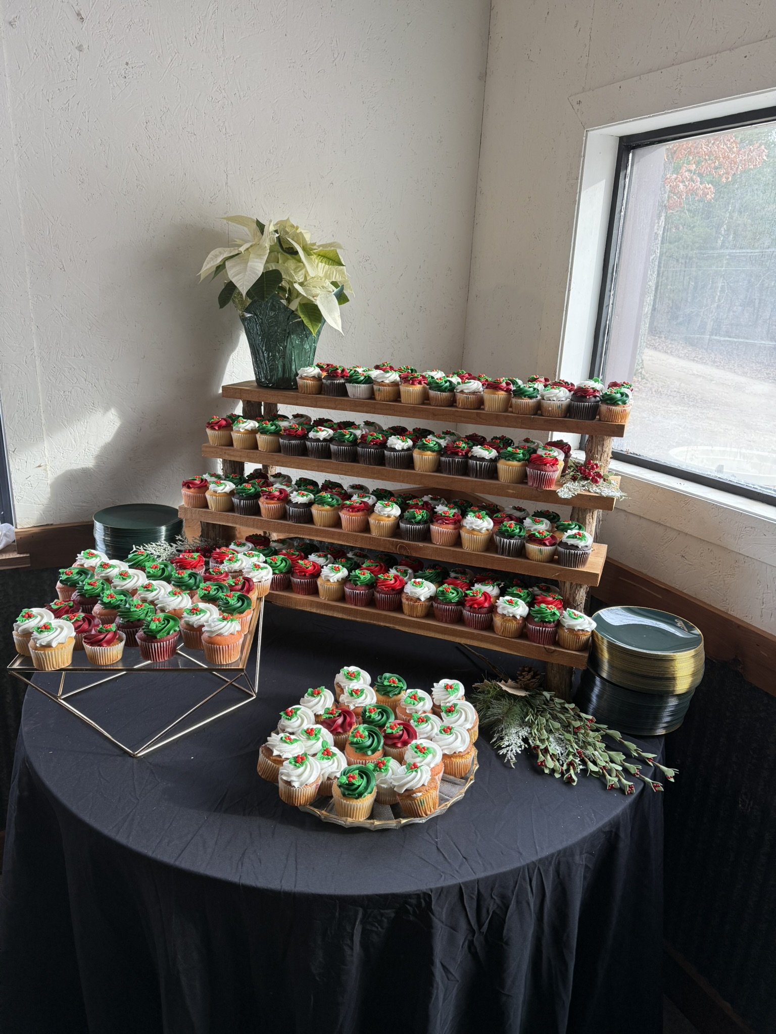 christmas cupcake display at wedding